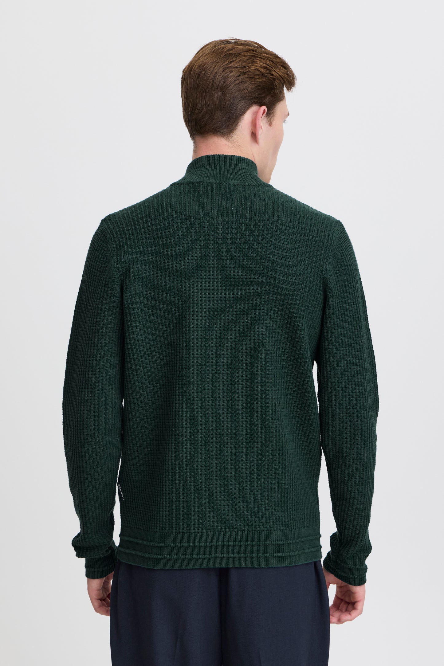 CASUAL FRIDAY MEN'S KARL HALF ZIP STRUCTURED KNIT SWEATER IN DARKEST SPRUCE