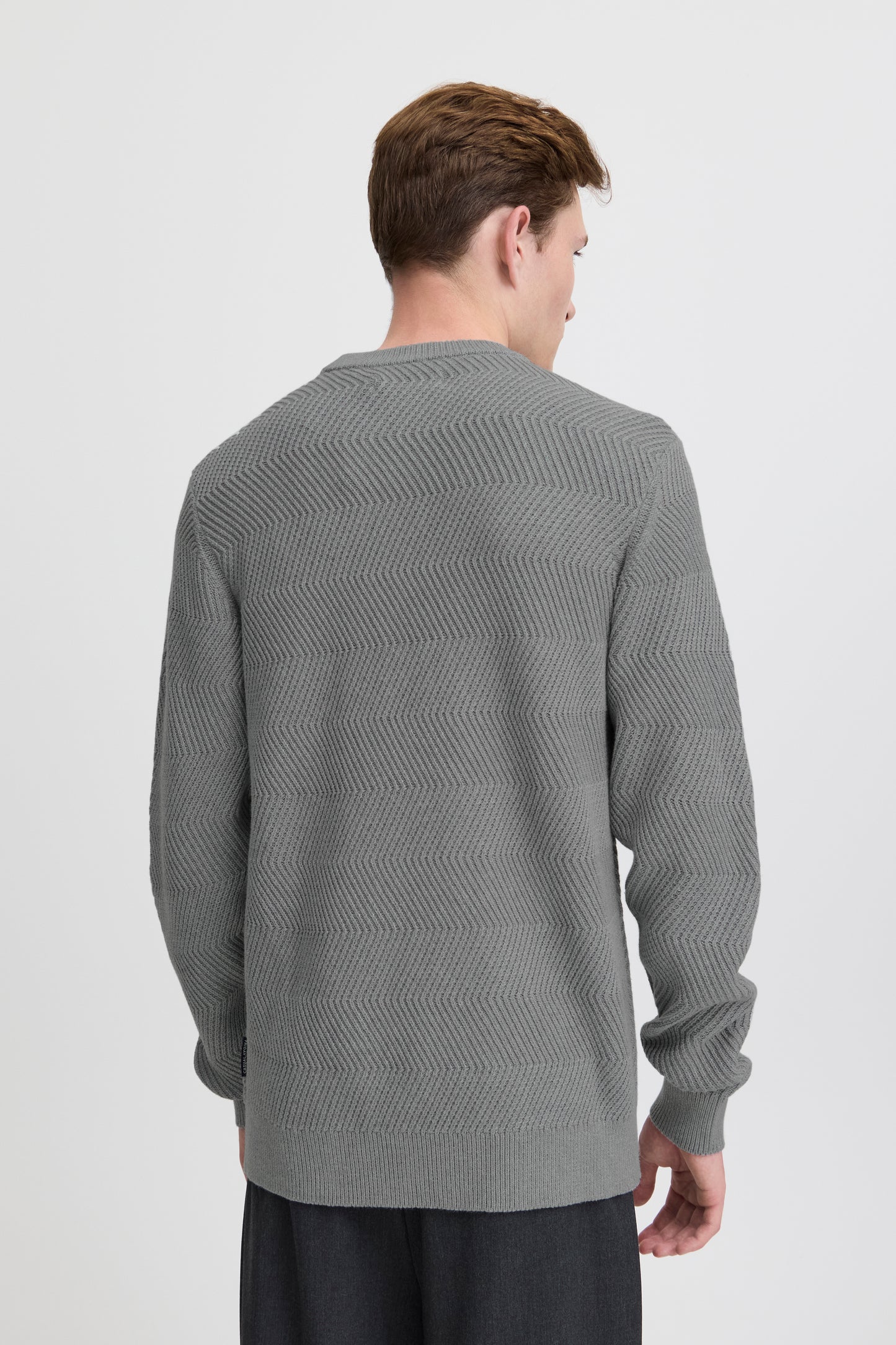 CASUAL FRIDAY MEN'S KARL STRUCTURED CREW NECK KNIT SWEATER IN MID GREY MELANGE