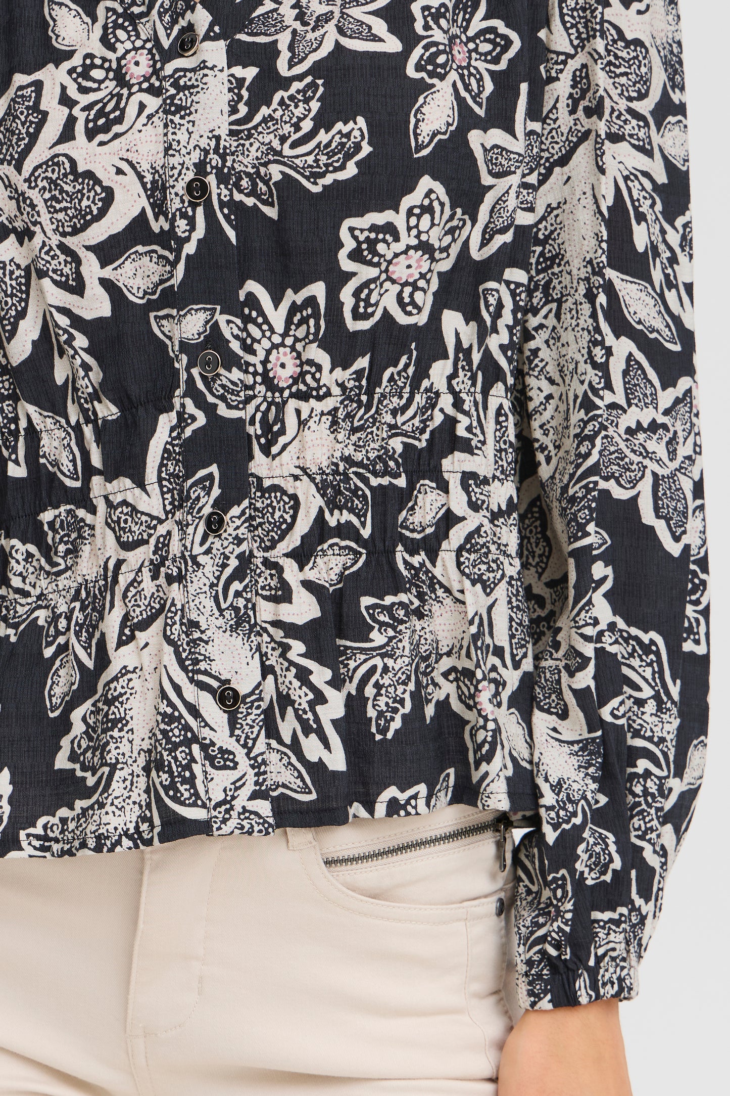 FRANSA ARIANA FLORAL PRINT BLOUSE IN BLACK