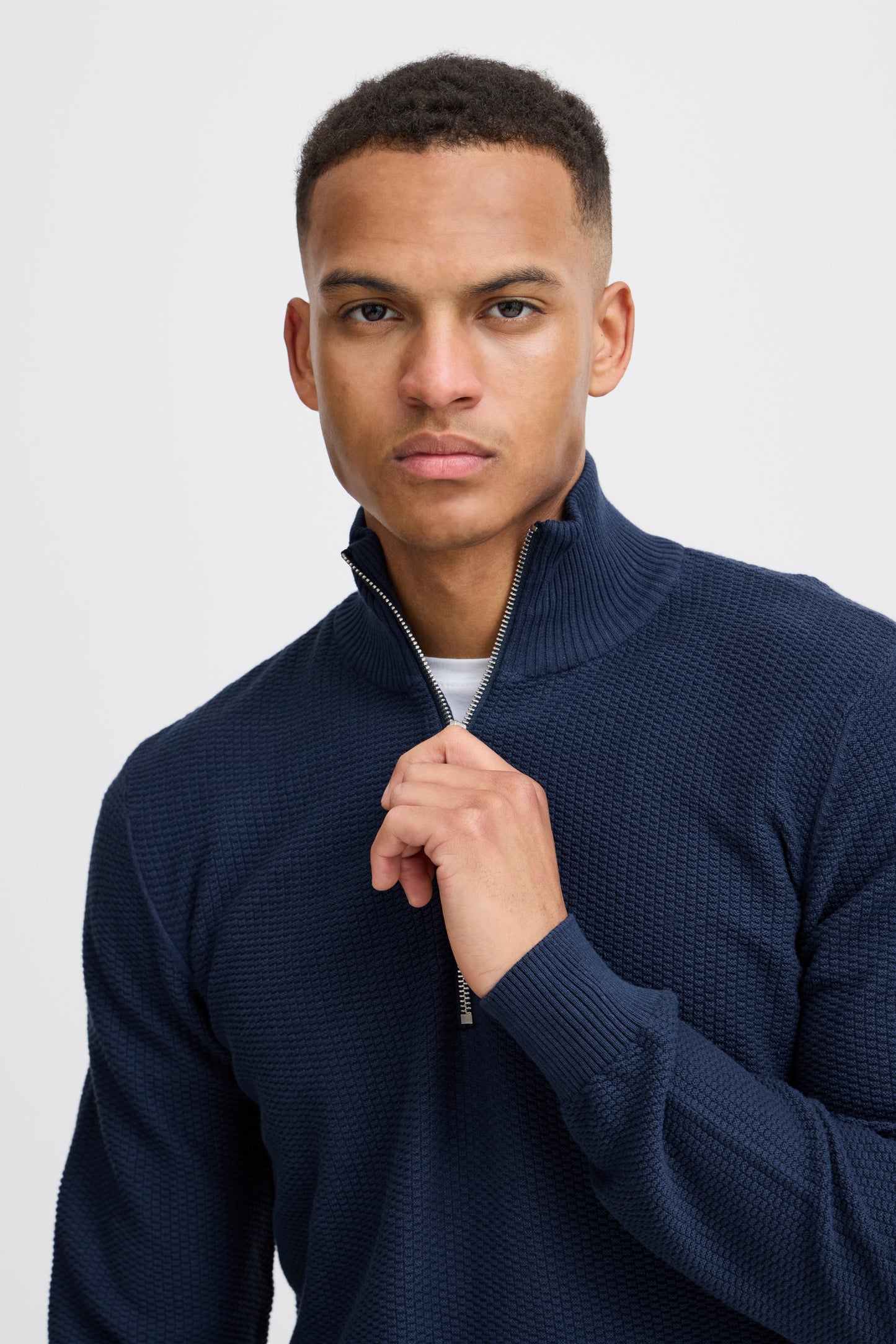 BLEND HALF ZIP SWEATER IN DRESS BLUES