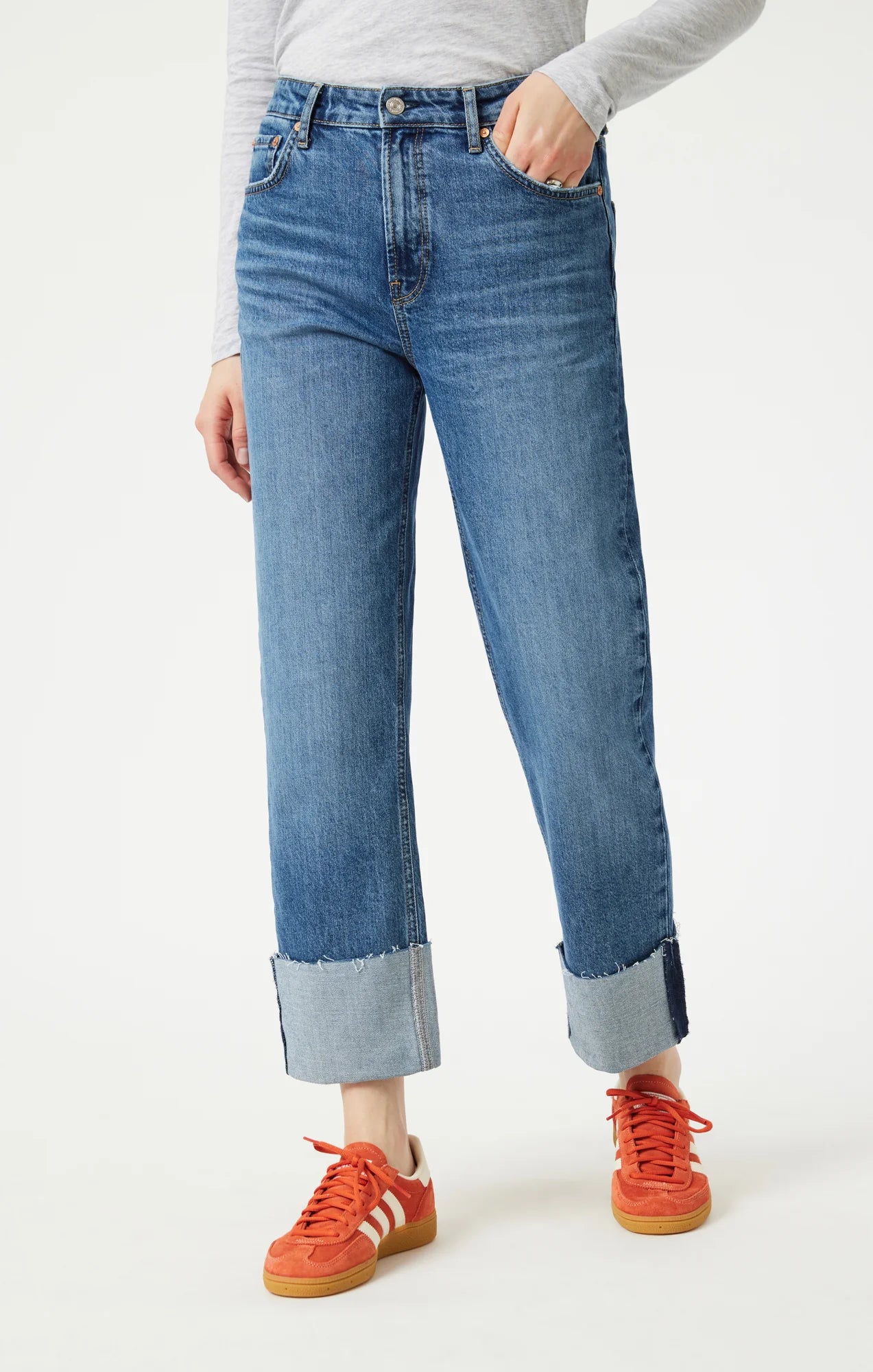 SAVANNAH CUFFED STRAIGHT LEG JEANS IN CLASSIC BLUE