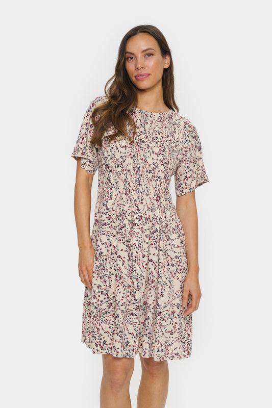 SAINT TROPEZ GISLA SHORT SLEEVE DRESS IN FOG WINDSWEPT LEAVES