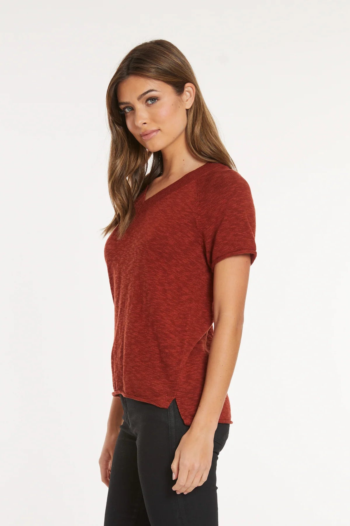 MODODOC SHORT SLEEVE OPEN V-NECK SWEATER IN CIDER