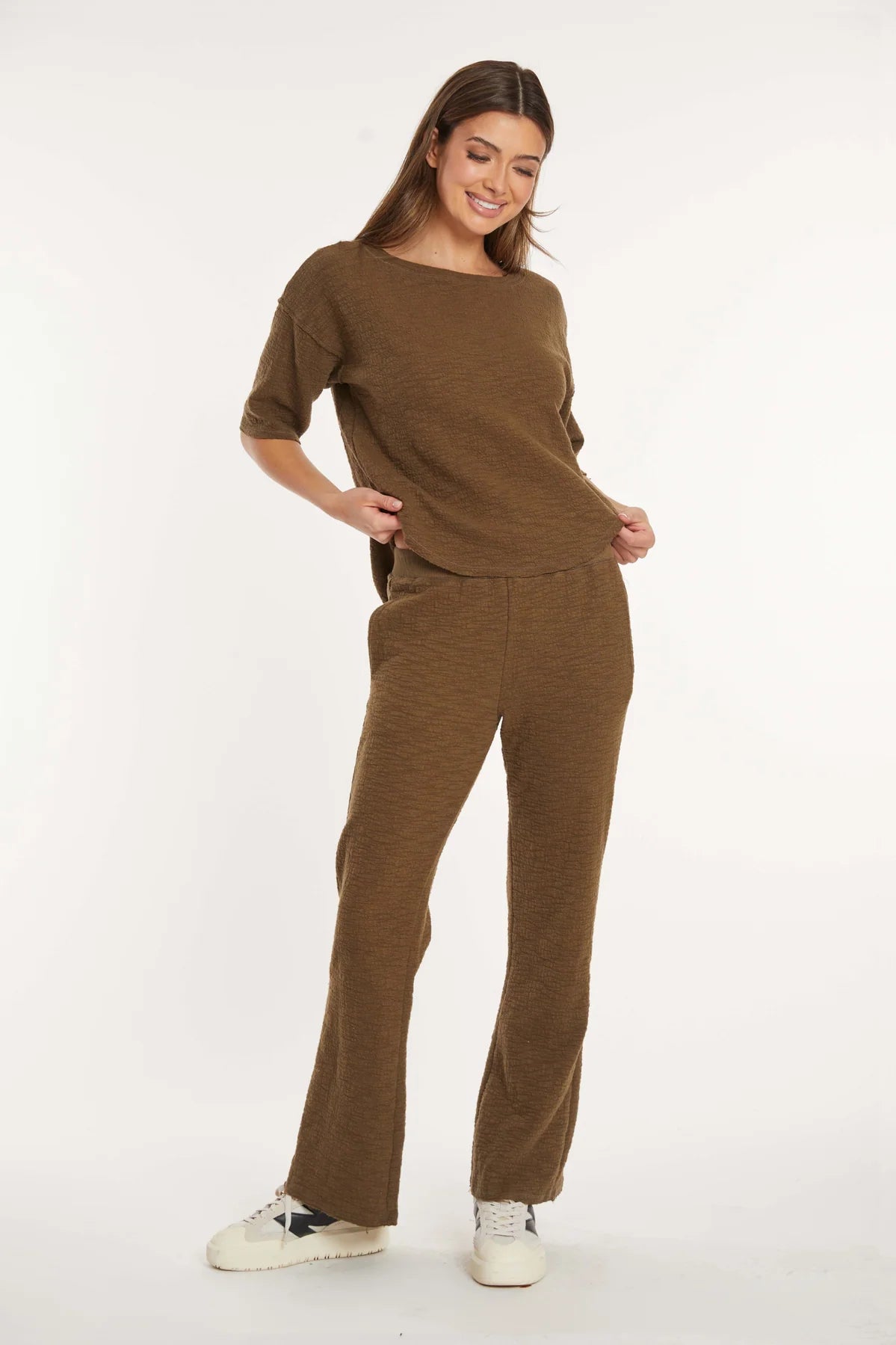 MODODOC ELBOW SLEEVE CURVE HEM TOP IN CLOUD FERN