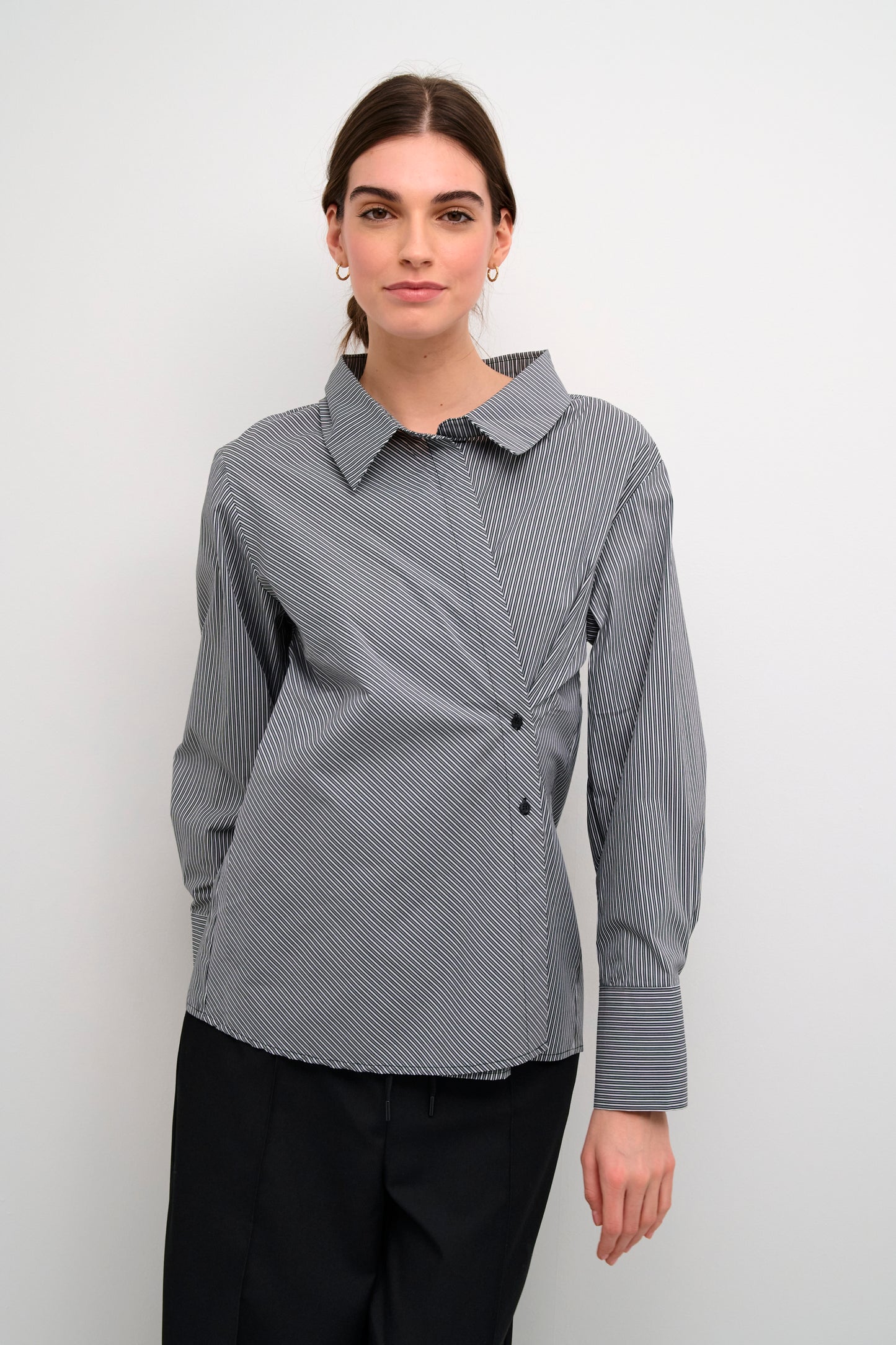 CULTURE JINK GREY STRIPE ASYMMETRIC SHIRT