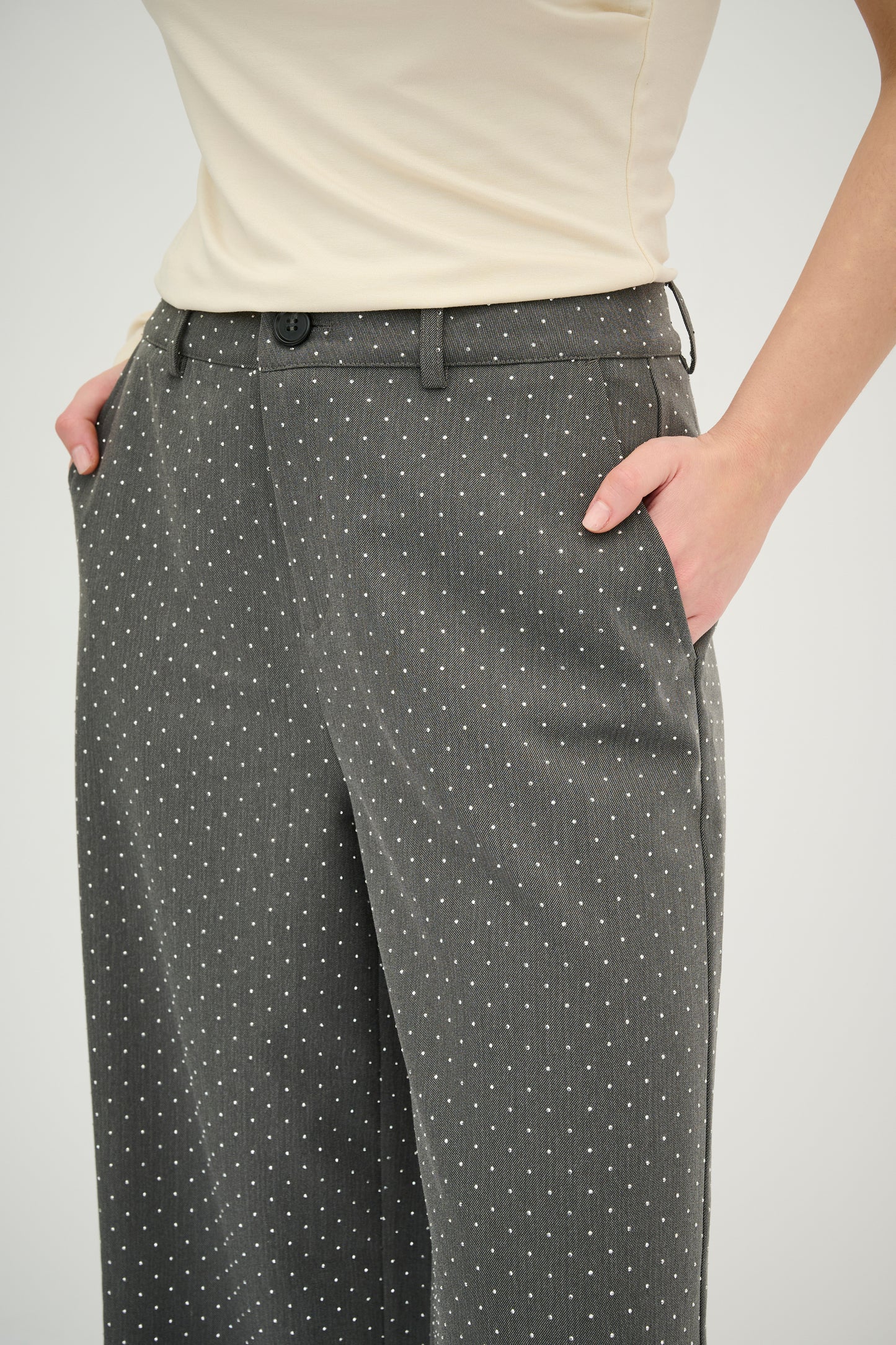CULTURE ANNLISE STUDDED PANTS GREY WITH SILVER ACCENTS