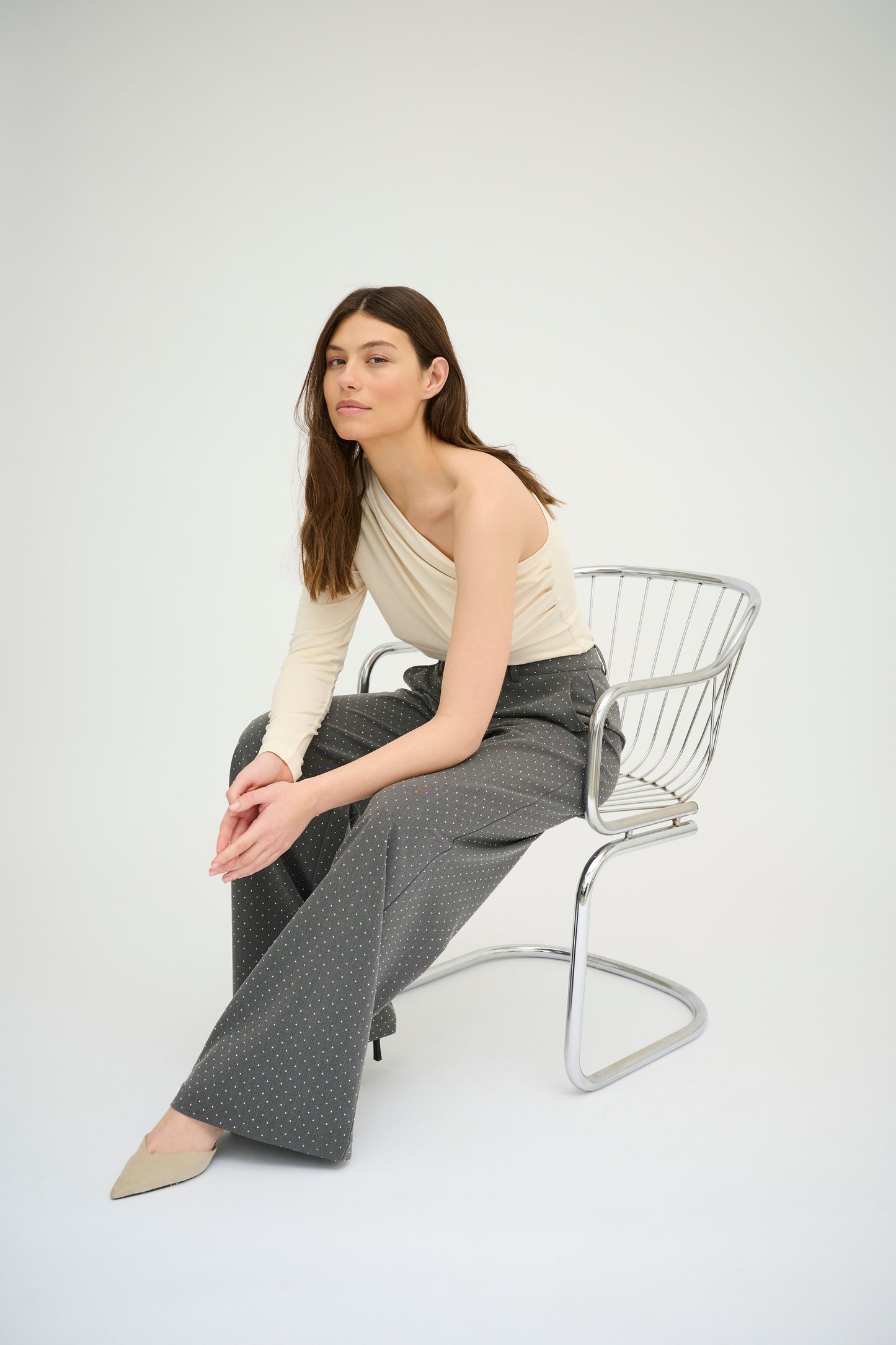 CULTURE ANNLISE STUDDED PANTS GREY WITH SILVER ACCENTS