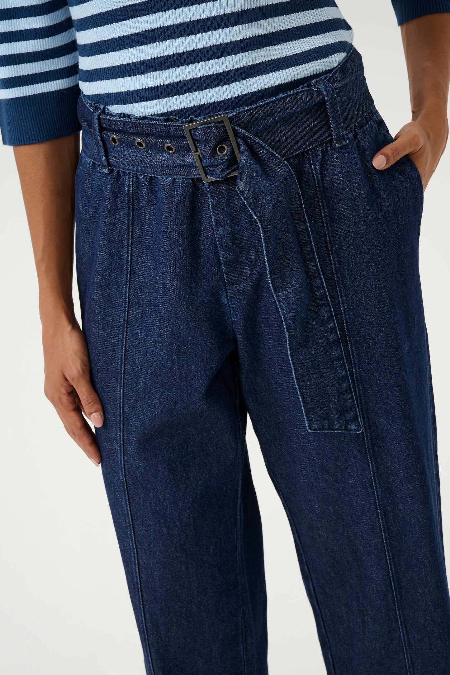 CULTURE BINK ROSELLE CROPPED PANTS IN DARK BLUE WASH