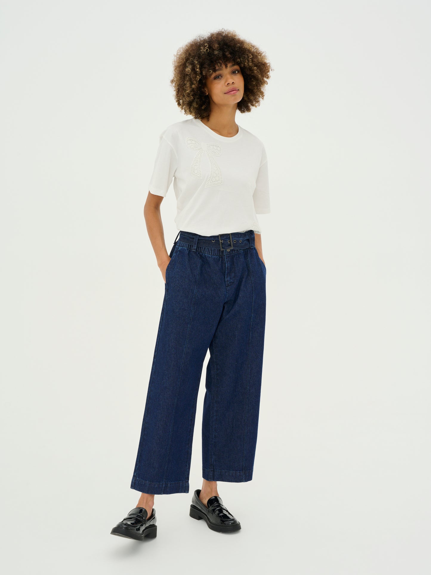 CULTURE BINK ROSELLE CROPPED PANTS IN DARK BLUE WASH