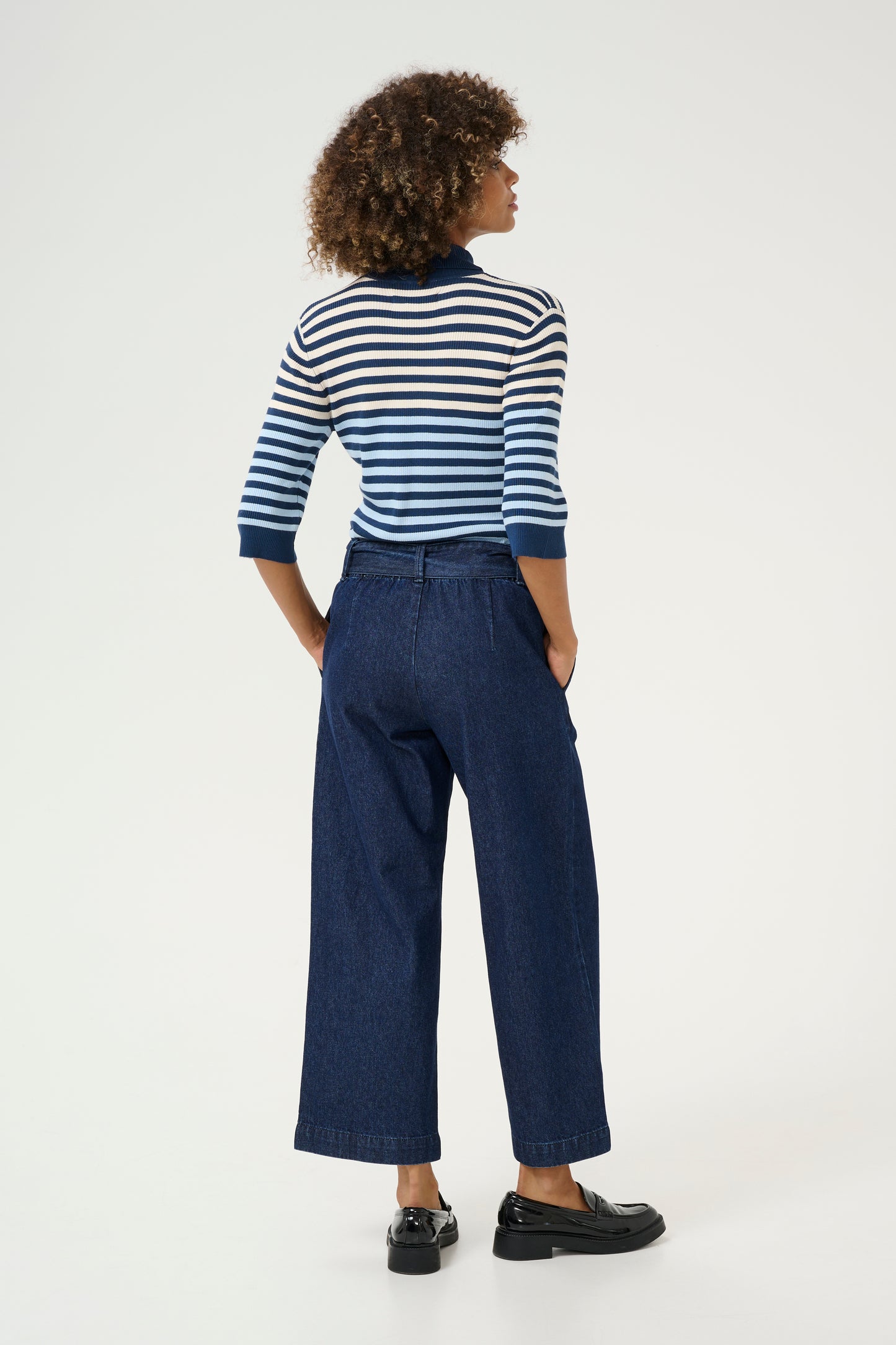 CULTURE BINK ROSELLE CROPPED PANTS IN DARK BLUE WASH