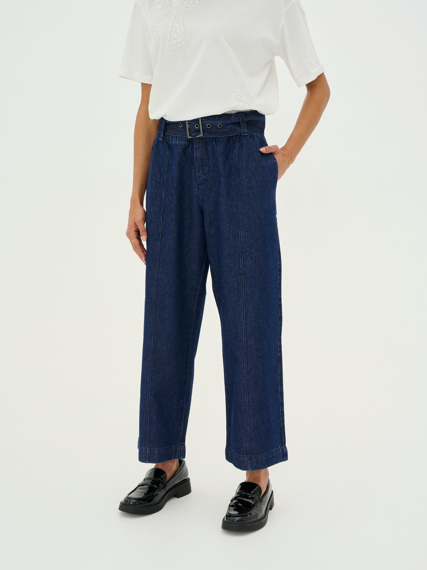 CULTURE BINK ROSELLE CROPPED PANTS IN DARK BLUE WASH