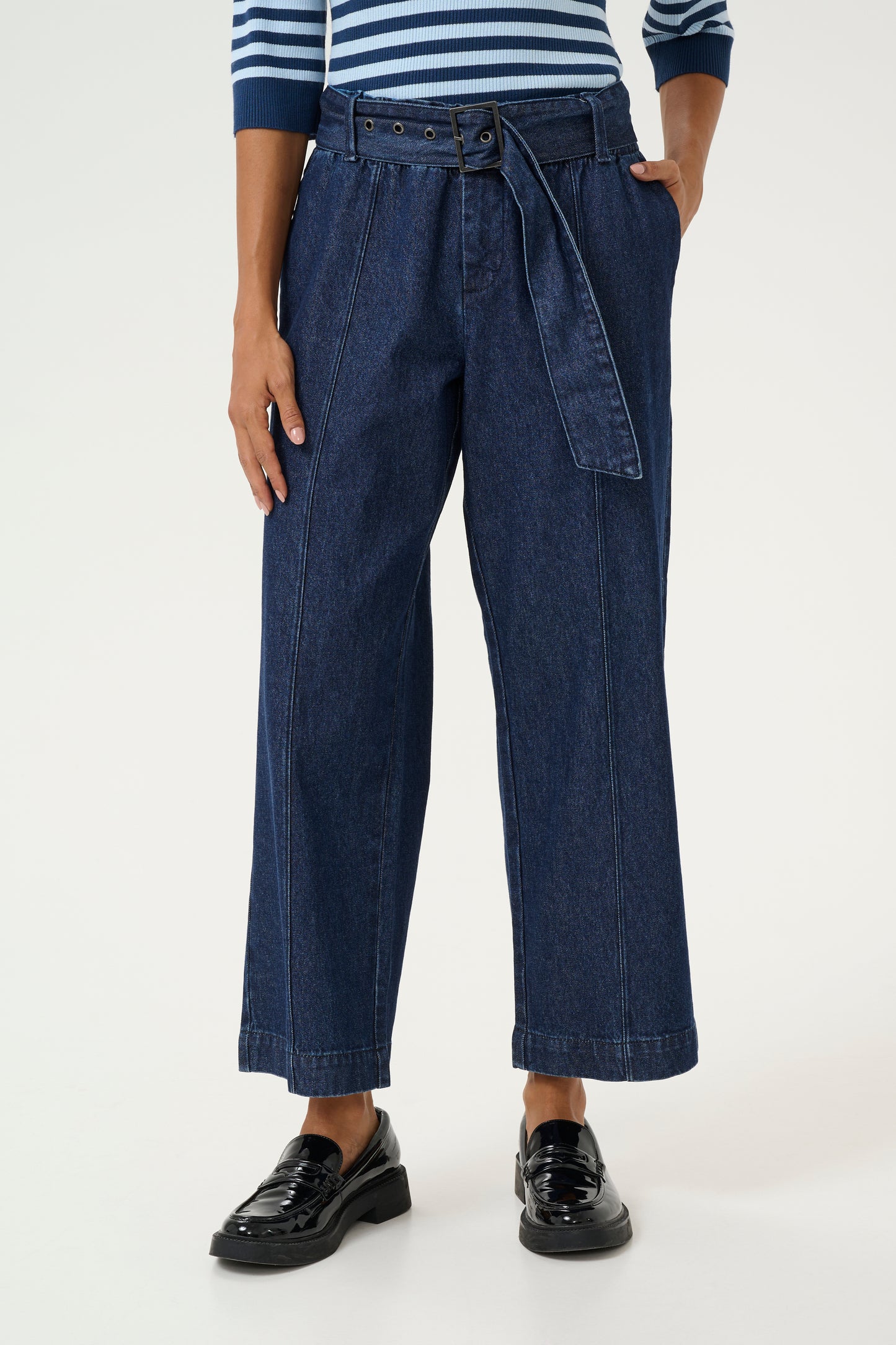 CULTURE BINK ROSELLE CROPPED PANTS IN DARK BLUE WASH