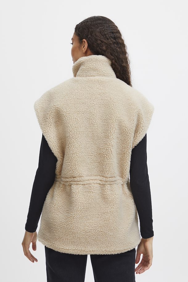 B.YOUNG COTTY SHERPA VEST IN CEMENT