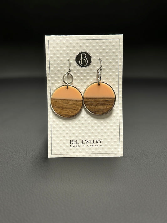 BEL JEWLERY WALNUT AND PINK RESIN CIRCLE EARRINGS