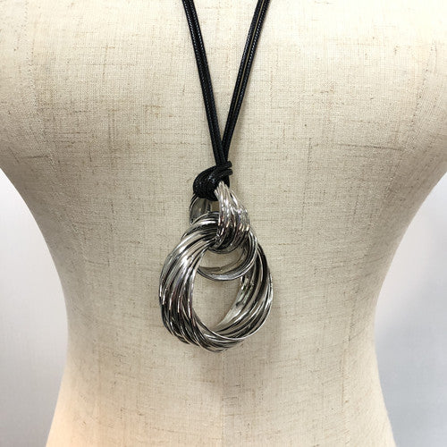 D&W LONG LEATHER CORD SILVER KNOT NECKLACE