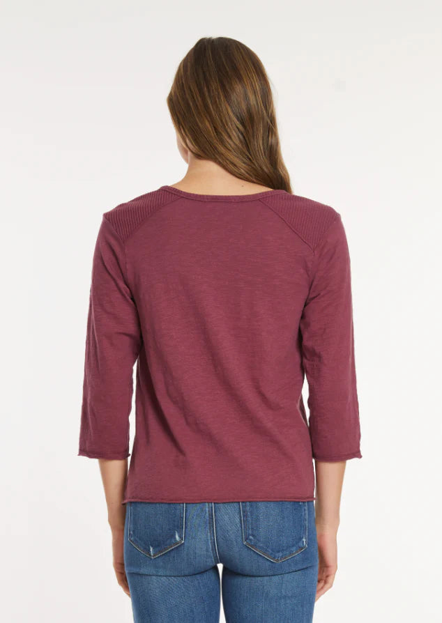 MODODOC 3/4 SLEEVE WAFFLE MIX OPEN CREW TEE IN ZINFANDEL