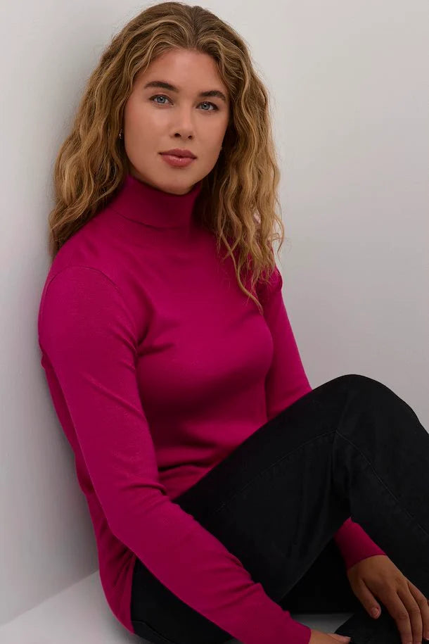 KAFFE LONG SLEEVE TURTLE NECK IN FUCHSIA RED