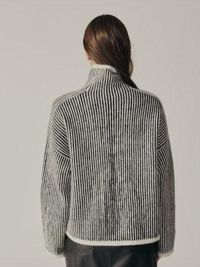 DELUC BLACK & CREAM GENARIUM TURTLENECK SWEATER