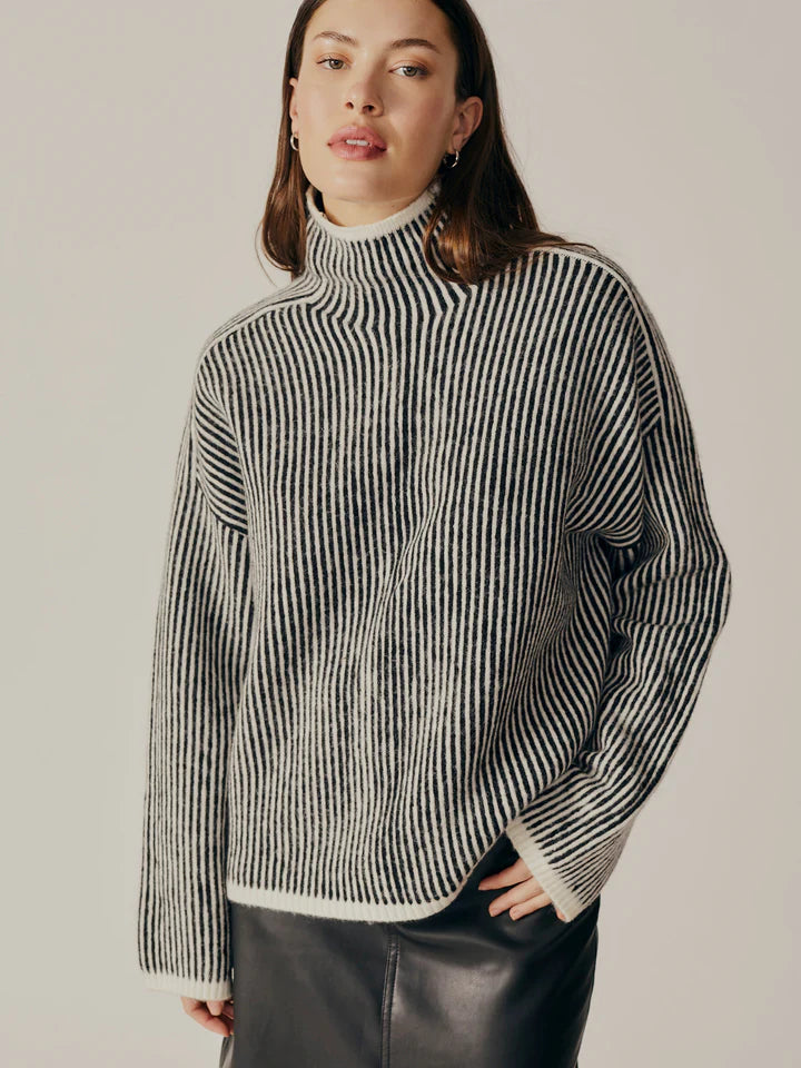 DELUC BLACK & CREAM GENARIUM TURTLENECK SWEATER