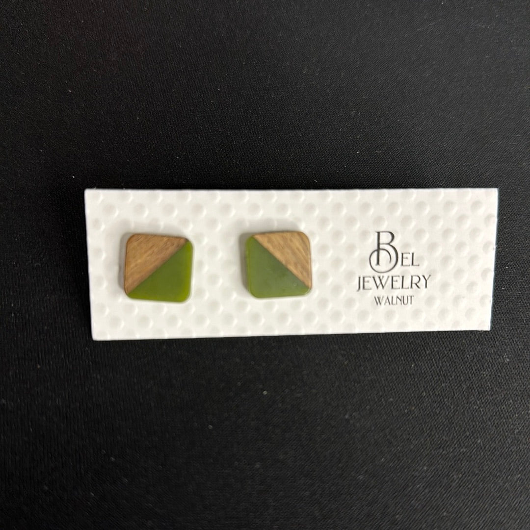 BEL JEWLERY WALNUT AND RESIN SQUARE STUD EARRINGS