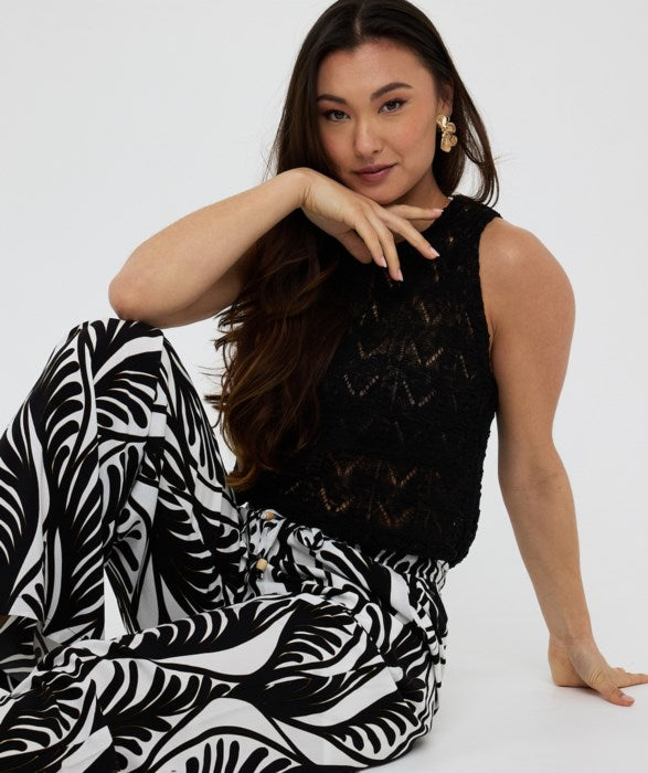 ESQUALO FANCY KNIT SLEEVELESS TOP IN BLACK