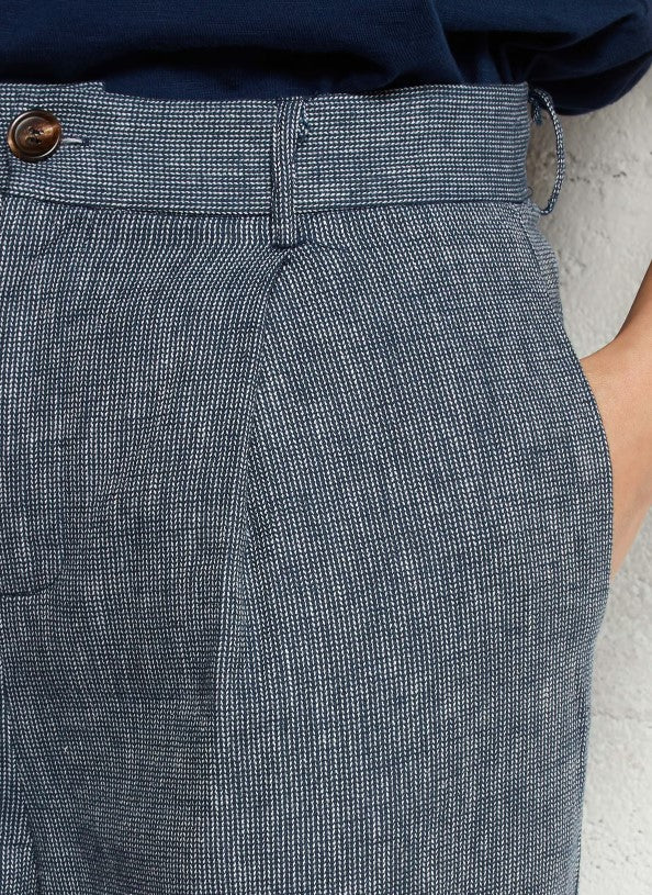 THE KORNER LINEN PLEATED TROUSERS IN NAVY PATTERN