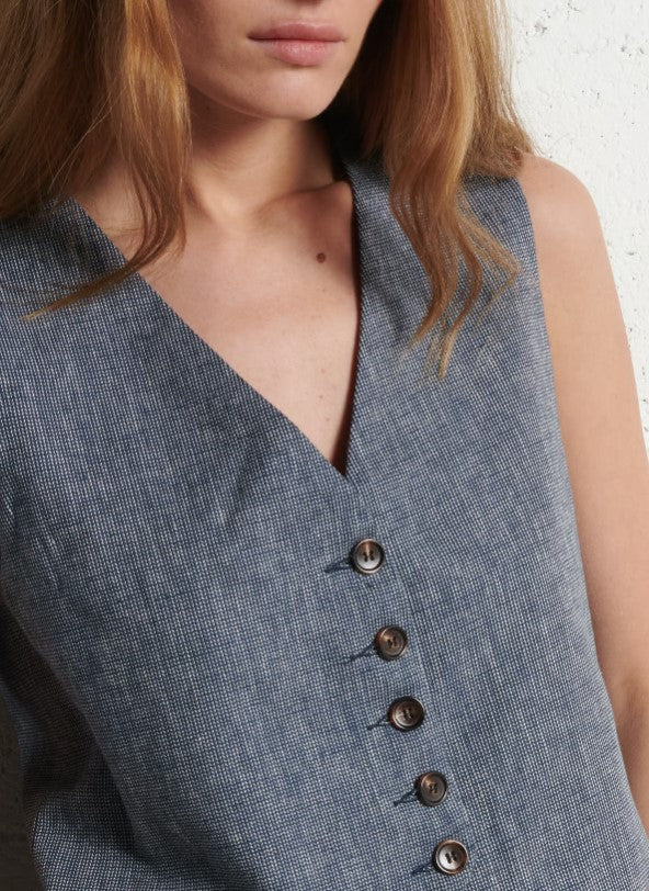 THE KORNER LINEN VEST IN NAVY PATTERN