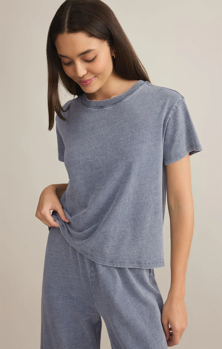 Z SUPPLY GO TO DENIM TEE IN MEDIUM INDIGO
