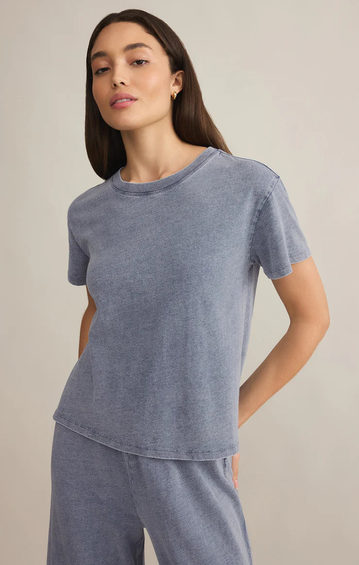Z SUPPLY GO TO DENIM TEE IN MEDIUM INDIGO