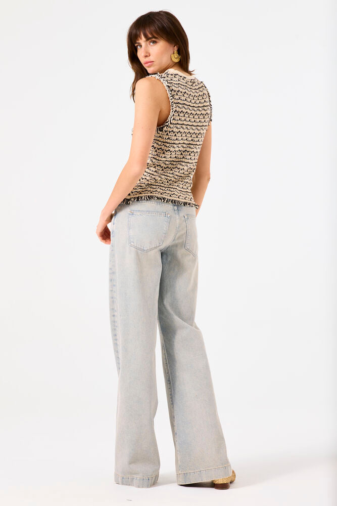 GARCIA SLEEVELESS PULLOVER STRUCTURED TOP IN BLACK AND BEIGE