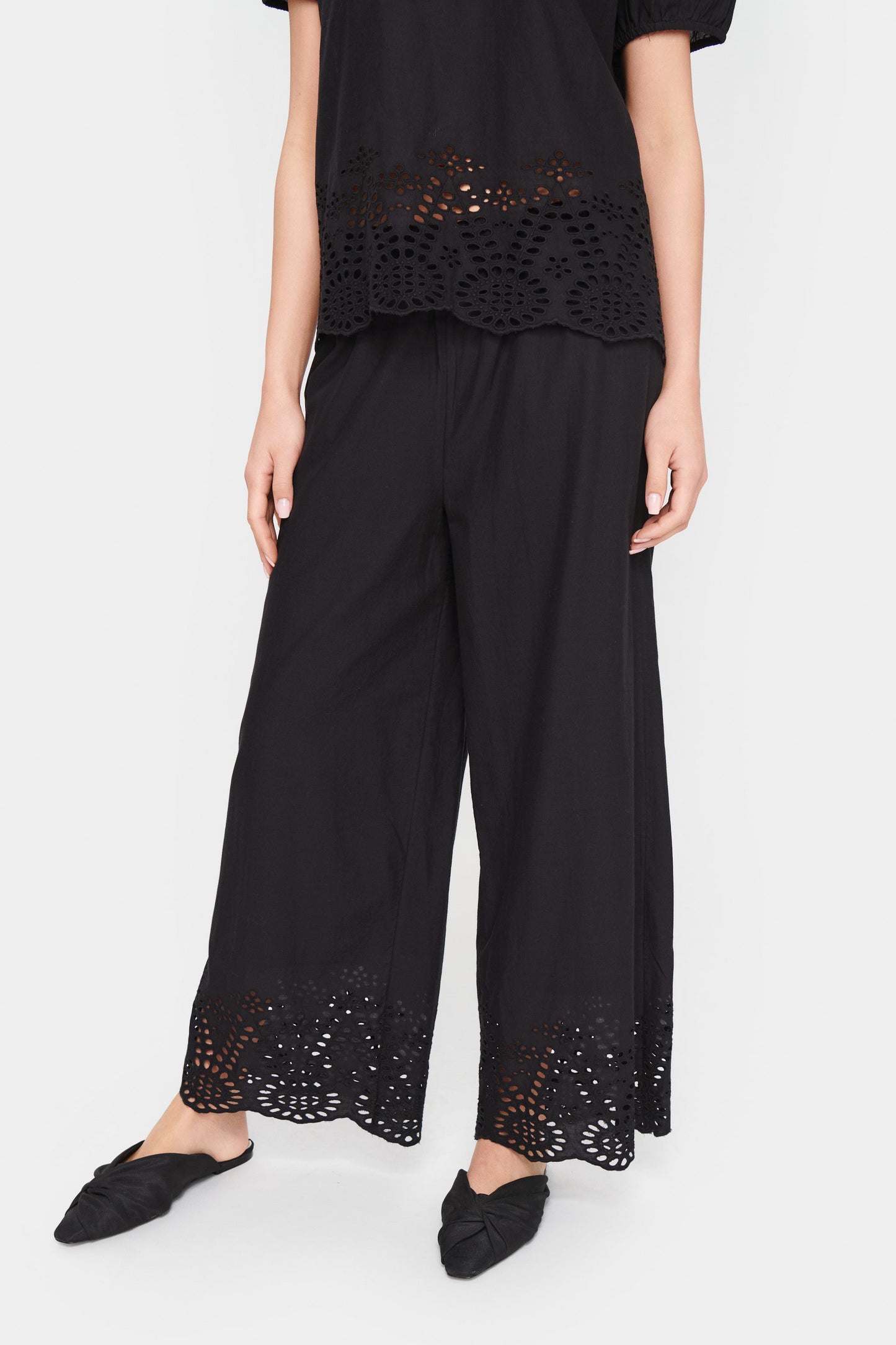 SAINT TROPEZ BLACK EAMAJA TROUSERS