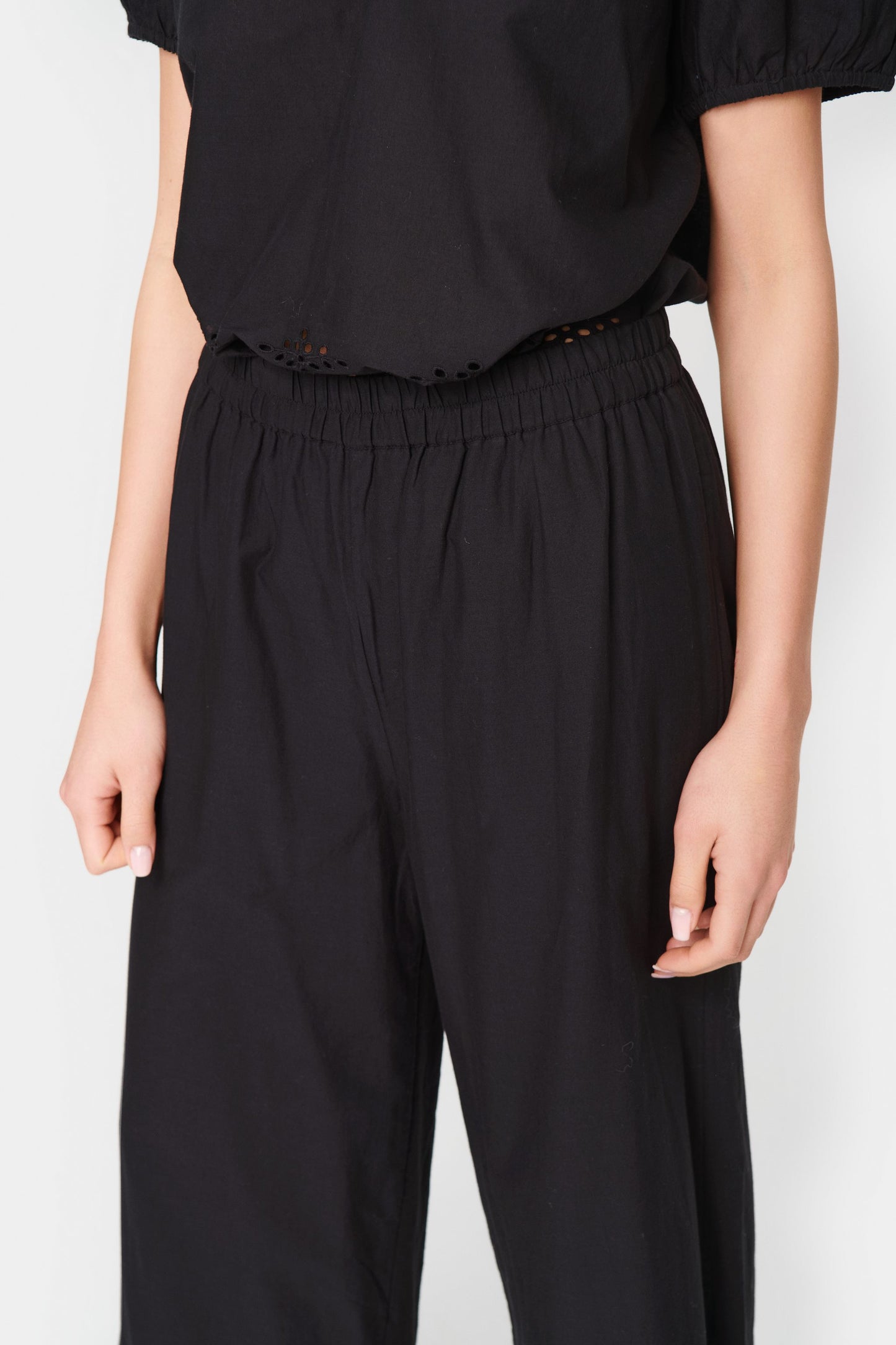 SAINT TROPEZ BLACK EAMAJA TROUSERS