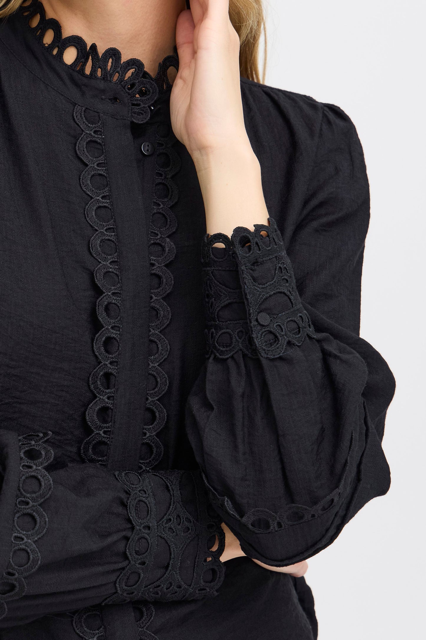 FRANSA BLACK BLONDIE BLOUSE