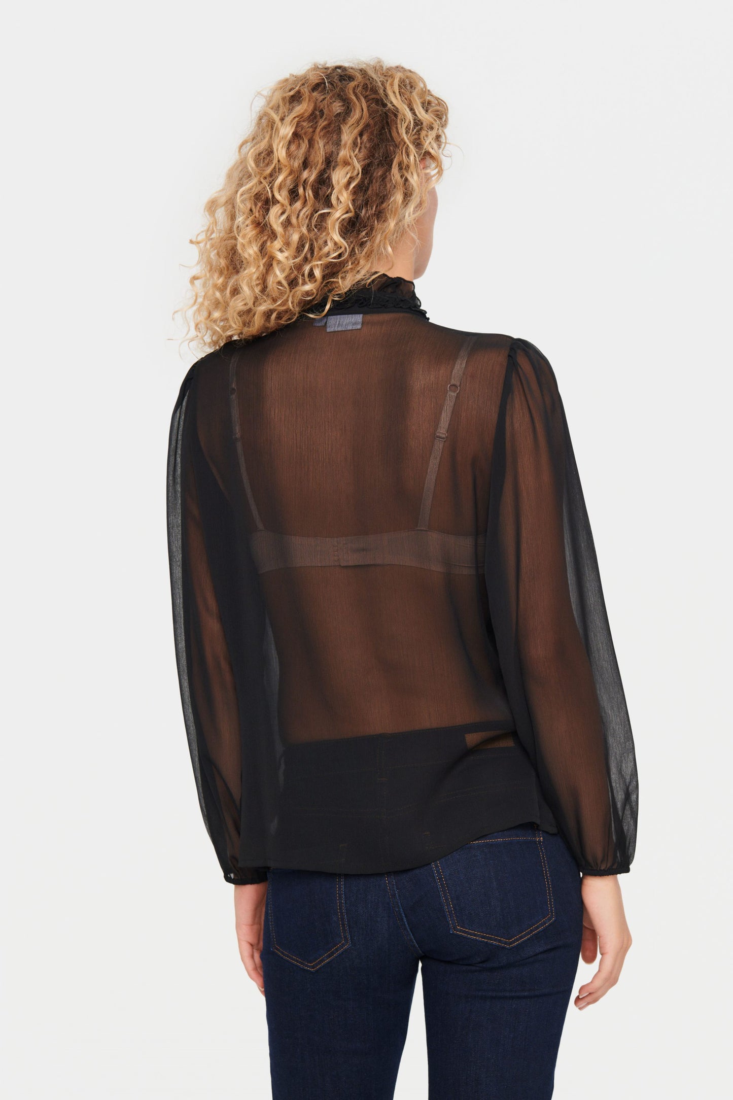 SAINT TROPEZ LILJA LONG SLEEVED CRINKLE BLOUSE IN BLACK