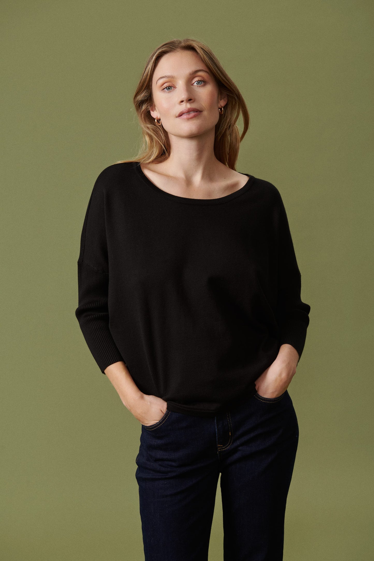 SAINT TROPEZ BLACK MILA LIGHT KNIT SWEATER