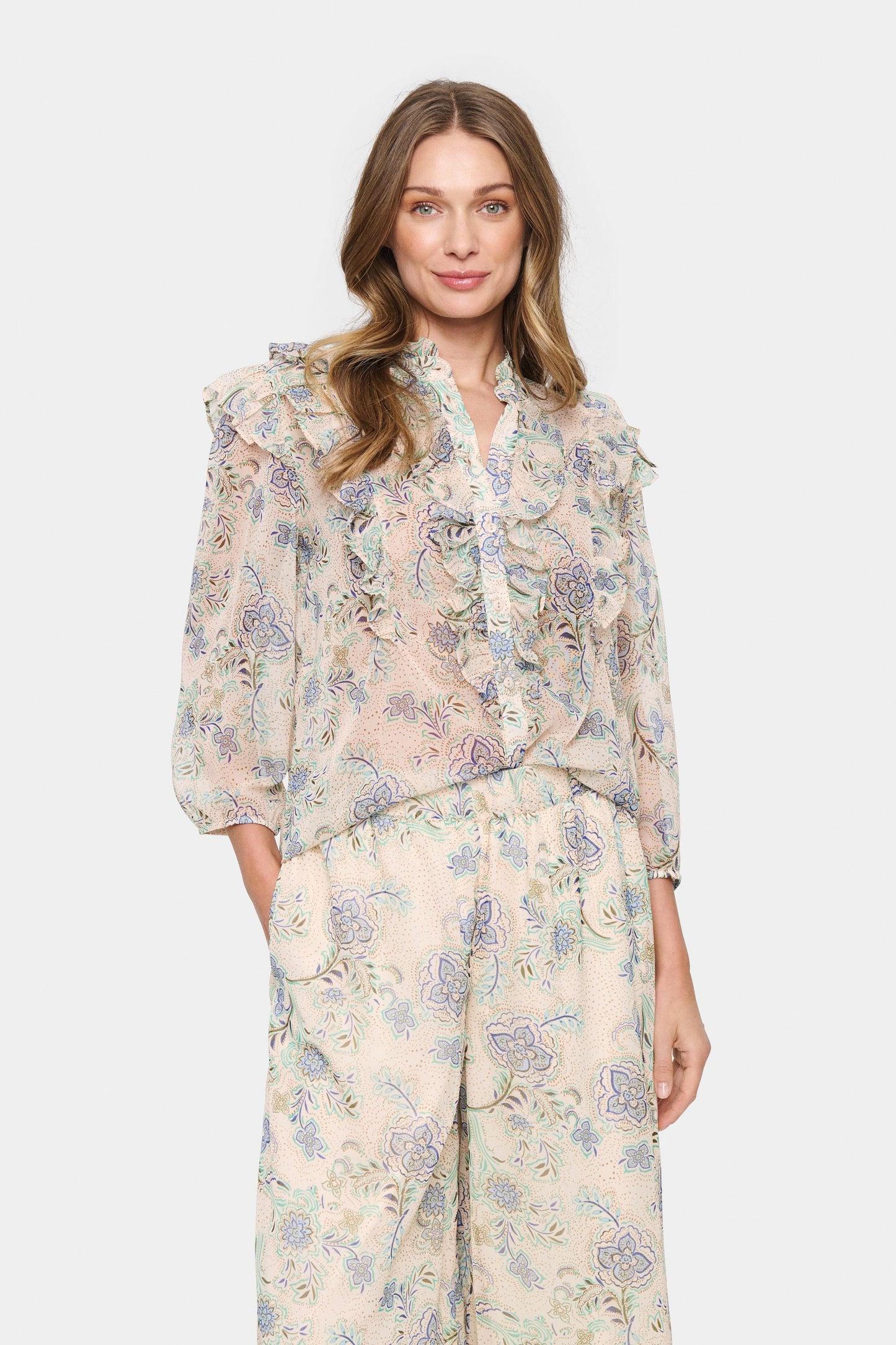 SAINT TROPEZ CREME VINTAGE PAISLEY DOJA BLOUSE