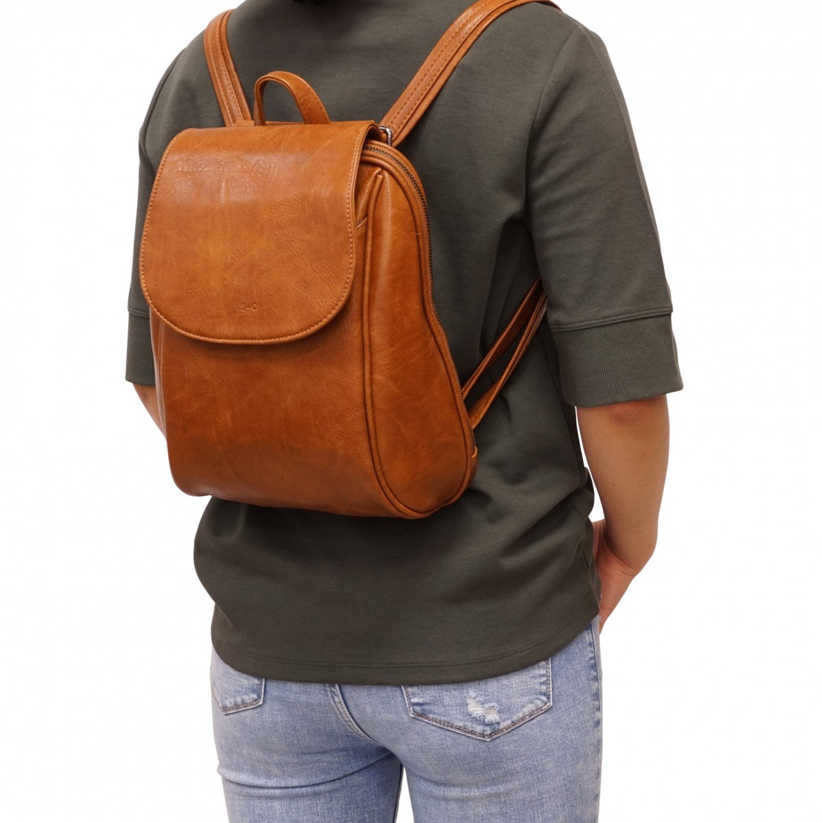 S-Q JADA CONVERTIBLE BACKPACK IN CAMEL