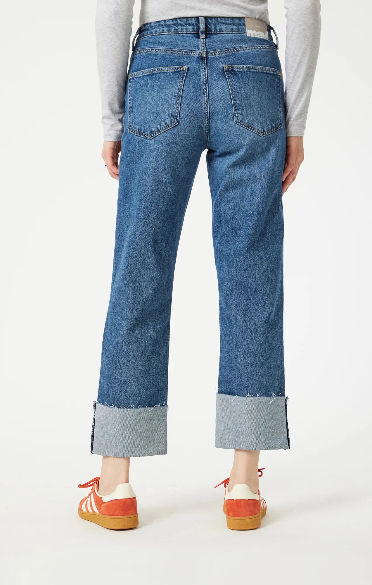 SAVANNAH CUFFED STRAIGHT LEG JEANS IN CLASSIC BLUE