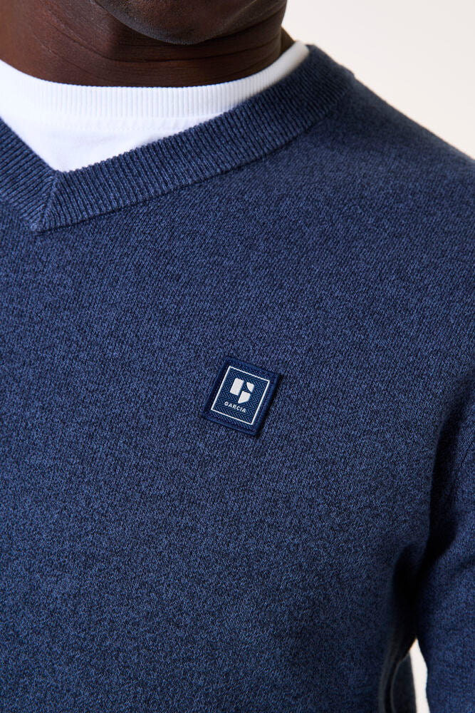 GARCIA MEN'S PULLOVER V-NECK SWEATER IN DEEP INK