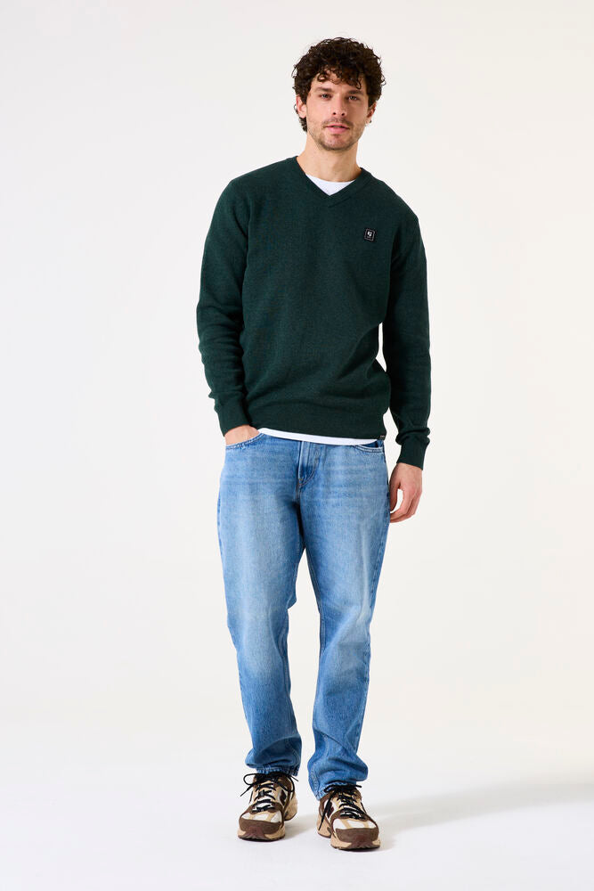 GARCIA MEN'S PULLOVER V-NECK SWEATER IN CONIFERE